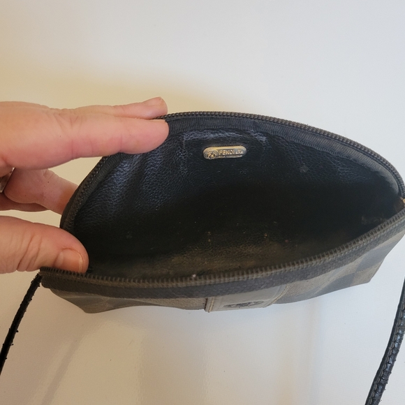 Fendi Vintage Cross Body Bag W/Logo - Authentic - Picture 6 of 15